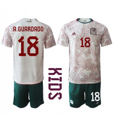 Mexiko Andres Guardado #18 Borta Kläder Barn VM 2022 Kortärmad (+ Korta byxor)